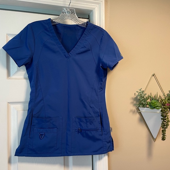 XS Med Couture Women’s ‘Activate’ Scrub Set - Picture 3 of 12